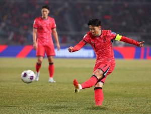 孙兴慜：很开心以大胜结束世预赛 让支持我的球迷对奖杯等了太久