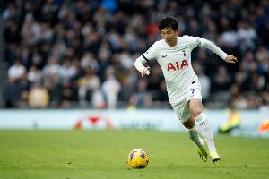 孙兴慜在首尔参加公益活动，为患癌儿童传递希望与温暖