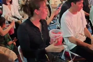 浙BA联赛活动上主办方让大家免费吃瓜！